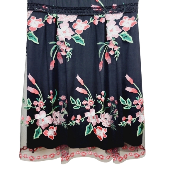 Adrianna Papell Floral Embroidered Tulle Overlay Dress Size 8 Black Lace A-Line - Picture 7 of 13
